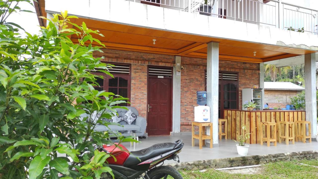 Toba Sunset Bed & Breakfast Tuk Tuk Exterior photo